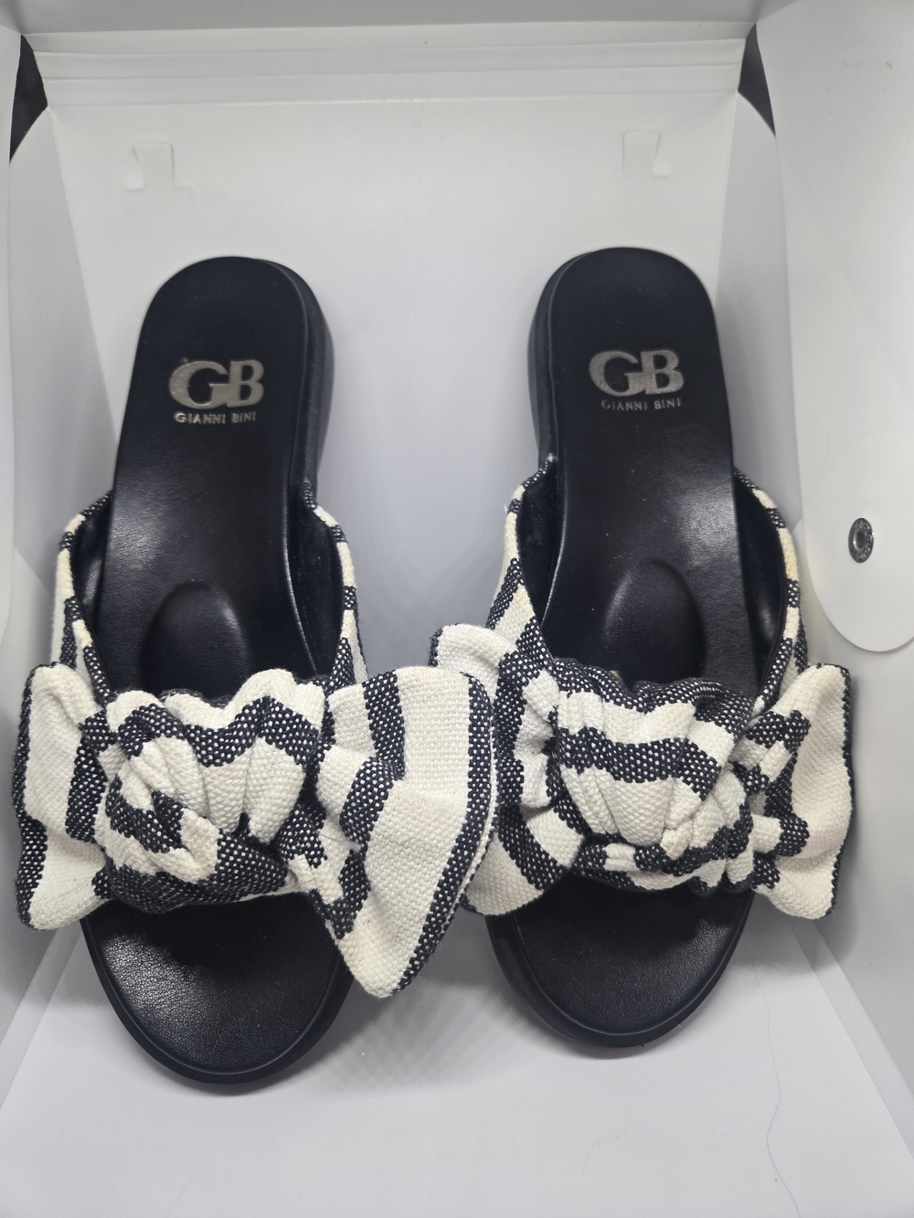 Gianni Bini Black & White Knotted Bow Slide Sandals